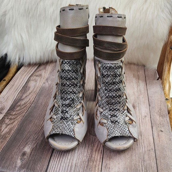 Freebird Eagle Leather Peep Toe Lace Up Strappy Heeled Booties Women's Size 9 - Picture 7 of 8